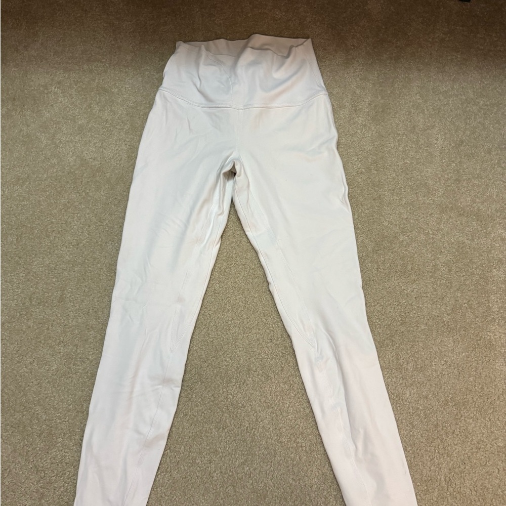 White lululemon leggings